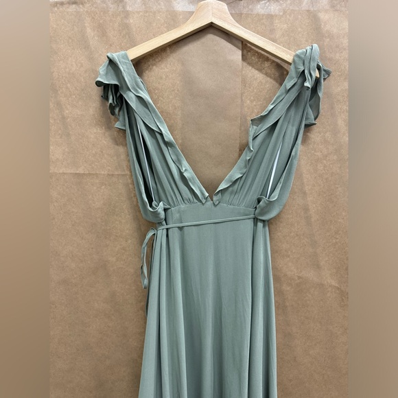 Reformation Peppermint Dress - Picture 4 of 10